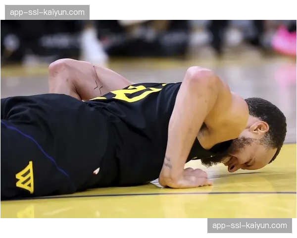 库里膝盖伤情出现反复，勇士核心健康状况为季后赛前景蒙上阴影