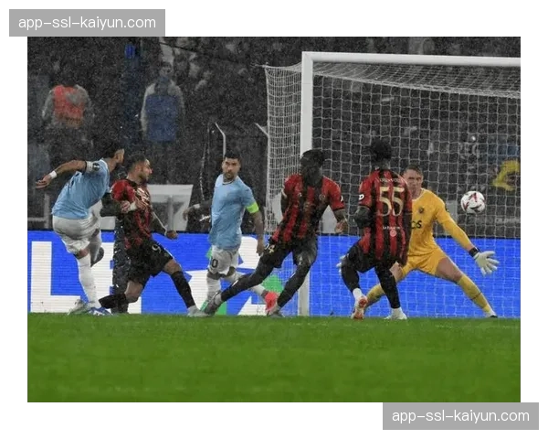 法甲焦点战：尼斯vs里尔半场结束，双方合计仅一次射正