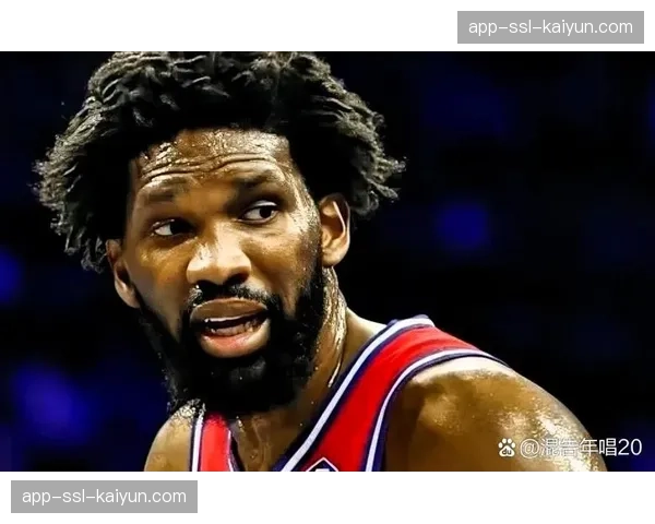 战术图解：分析76人队恩比德缺阵期间，纳斯教练如何构建一套全新的“全民传导球”进攻体系。